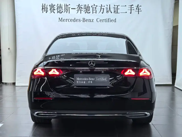 Mercedes-Benz E-Class — Фото автомобиля 5