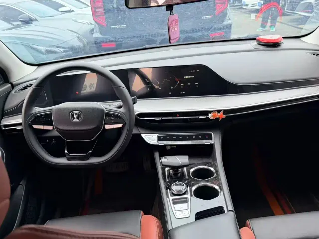 Changan Eado — Фото автомобиля 5