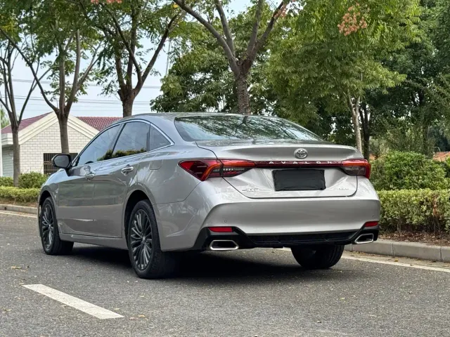 Toyota Avalon — Фото автомобиля 8