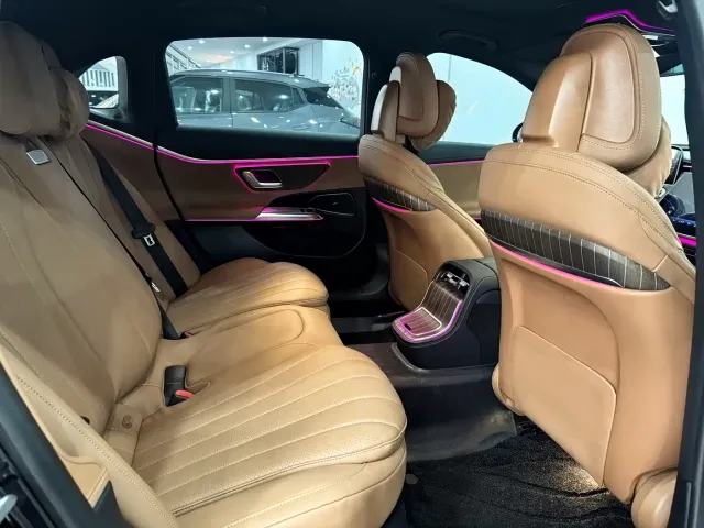 Mercedes-Benz E-Class — Фото автомобиля 17