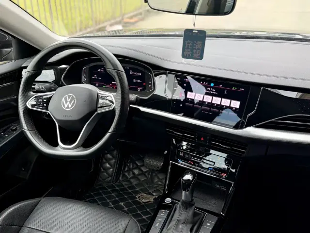 Volkswagen Passat — Фото автомобиля 10