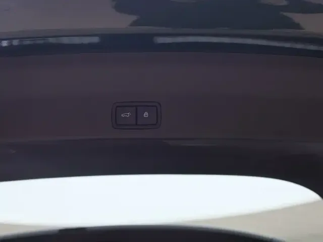 Li Auto Li Xiang L9 2025 Ultra Smart Renewal Edition — Фото автомобиля 16