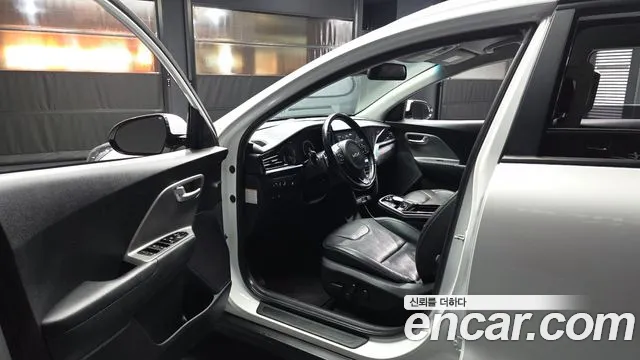Kia Niro — Фото автомобиля 10