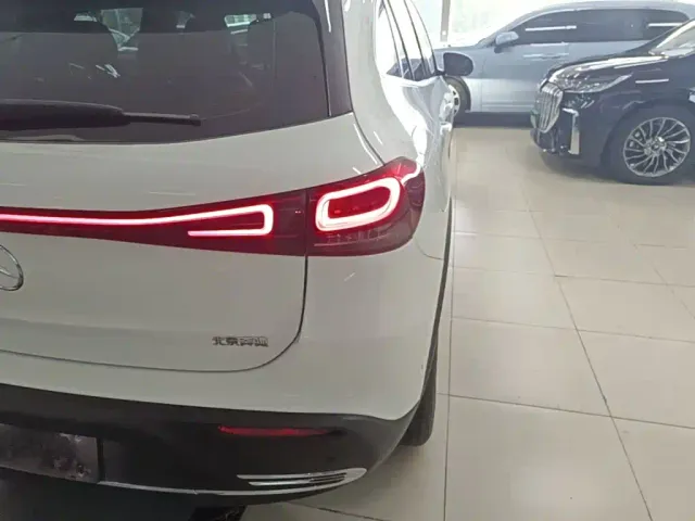 Mercedes-Benz EQA — Фото автомобиля 7