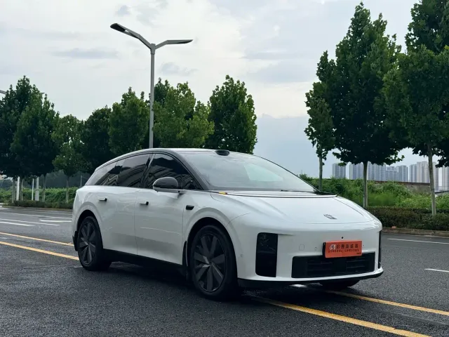 Li Auto i6 — Фото автомобиля 3
