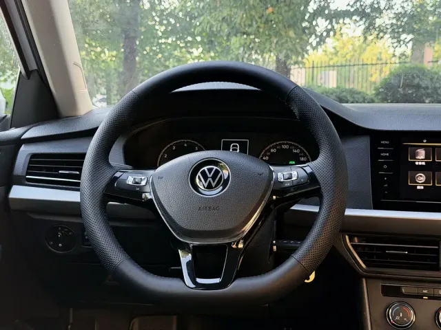 Volkswagen Lavida — Фото автомобиля 13