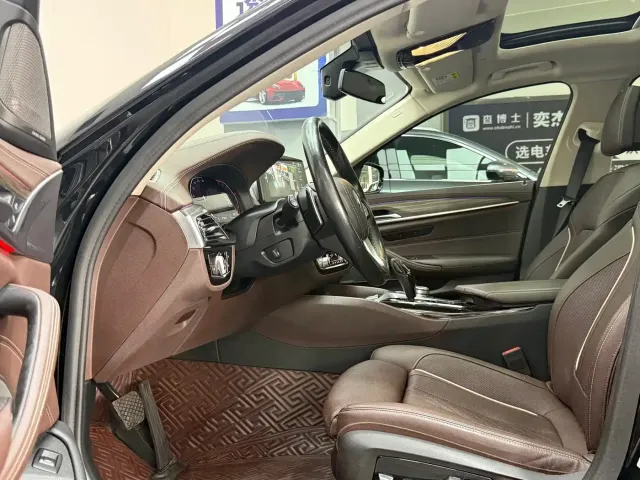 BMW 5 Series — Фото автомобиля 4