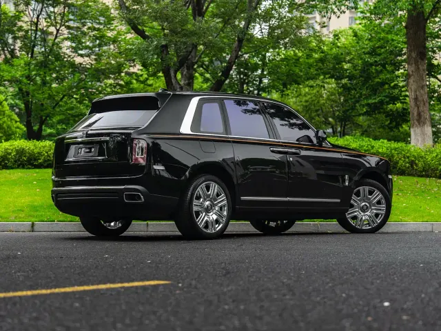 Rolls-Royce Cullinan — Фото автомобиля 20