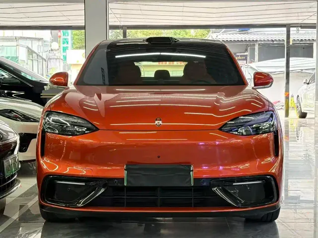 Aito M6 — Фото автомобиля 2