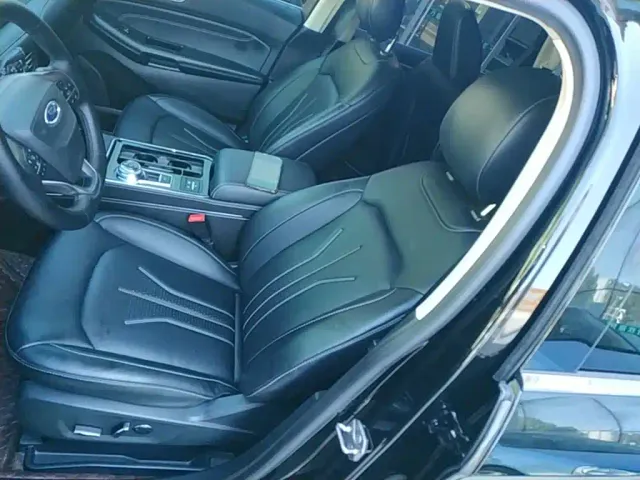 Ford Edge — Фото автомобиля 14