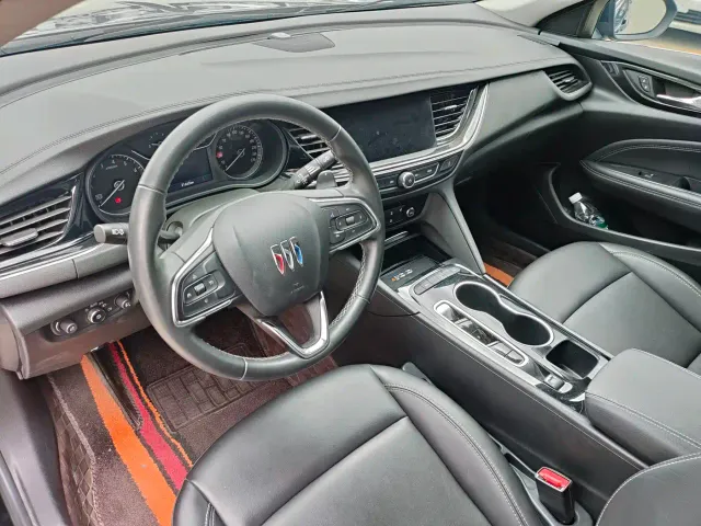Buick Regal — Фото автомобиля 6