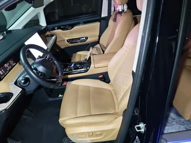 GAC Trumpchi E8 — Фото автомобиля 16