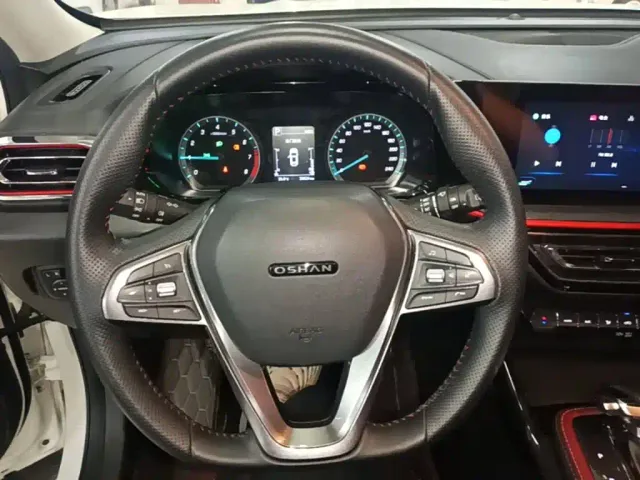 Changan Oushang X5 — Фото автомобиля 10