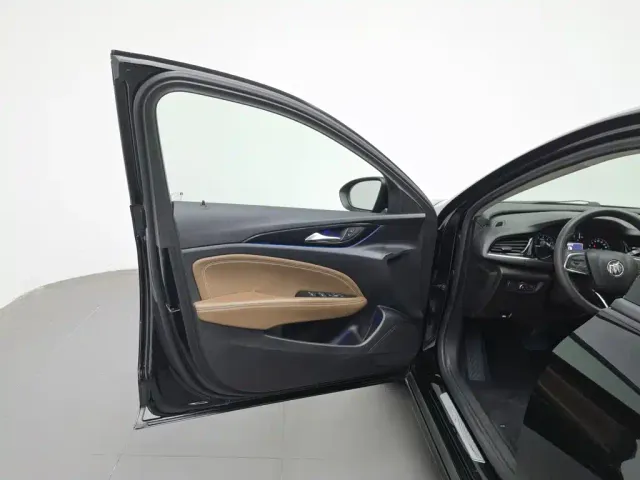 Buick Regal — Фото автомобиля 8