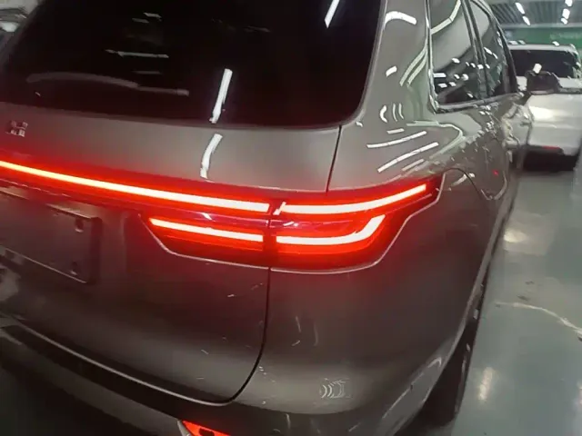 Li Auto ONE — Фото автомобиля 7