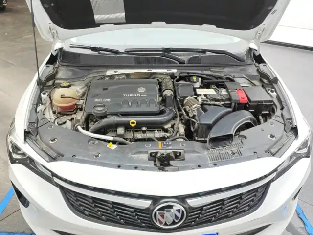 Buick Verano — Фото автомобиля 10