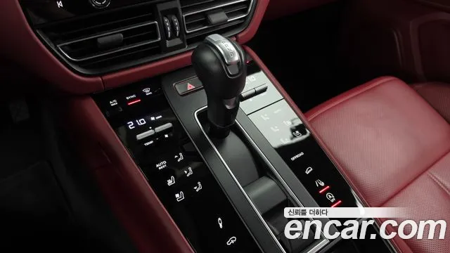 Porsche Macan — Фото автомобиля 12