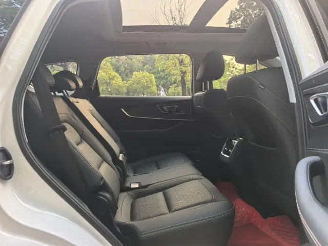 Chery Tiggo 8 — Фото автомобиля 12