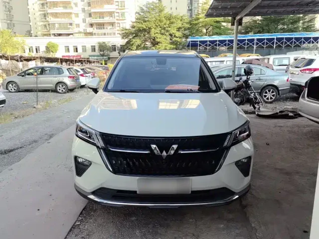 Wuling Asta — Фото автомобиля 2