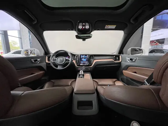 Volvo XC60 — Фото автомобиля 12