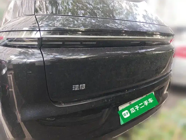 Li Auto L8 — Фото автомобиля 3