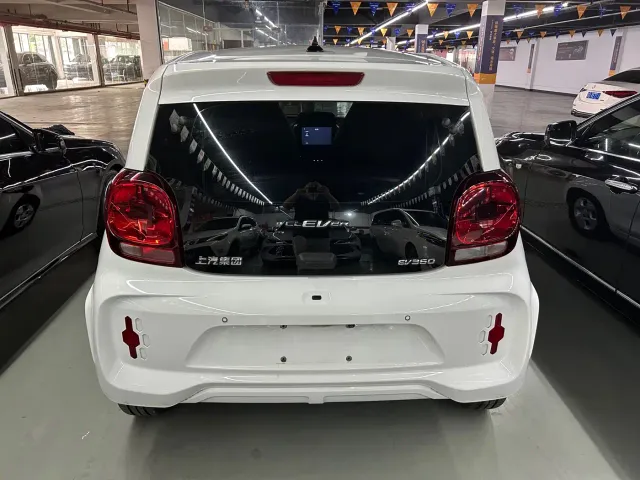 Roewe Clever — Фото автомобиля 9
