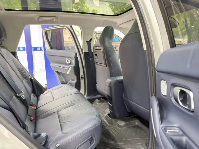Leapmotor A10 — Фото автомобиля 15