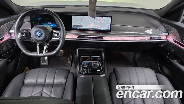 BMW i7 G70 — Фото автомобиля 7