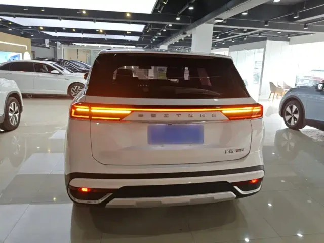 Bestune T99 — Фото автомобиля 5
