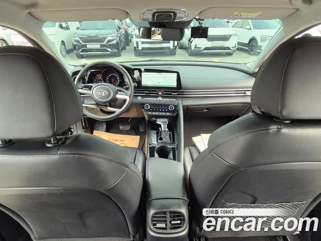 Hyundai Avante CN7 — Фото автомобиля 14