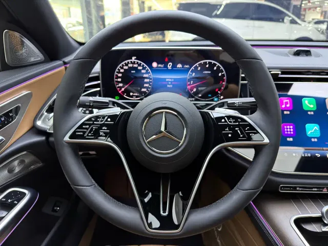 Mercedes-Benz E-Class — Фото автомобиля 10