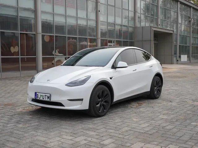 Фотография автомобиля — Tesla Model Y
