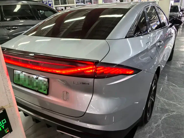 Geely Galaxy L6 — Фото автомобиля 5