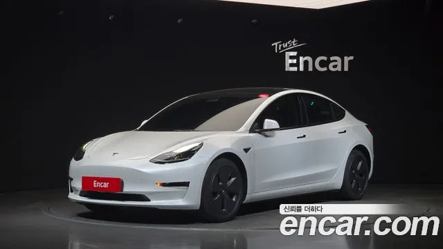 Фотография автомобиля — Tesla Model 3