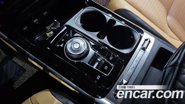 Kia Carnival Generation 4 — Фото автомобиля 9