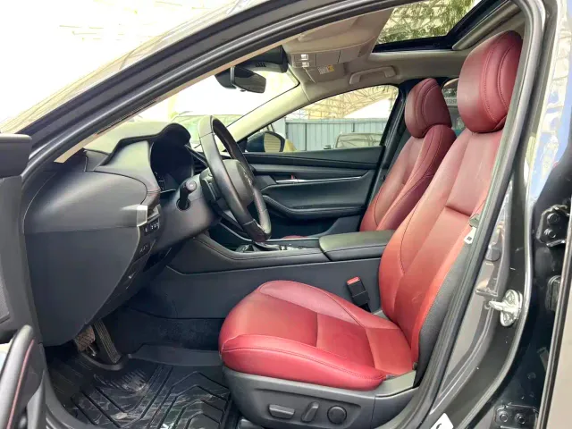 Mazda Axela — Фото автомобиля 4