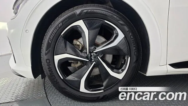 Kia EV6 — Фото автомобиля 4