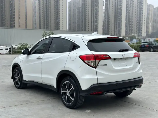 Honda Vezel — Фото автомобиля 4