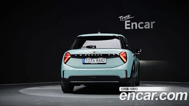 Mini Cooper — Фото автомобиля 3