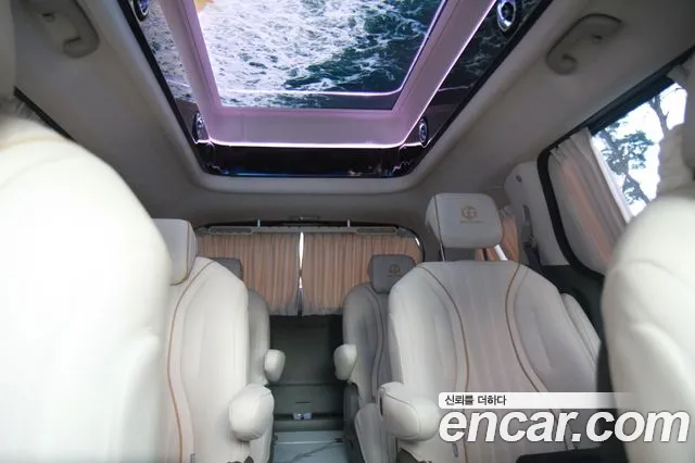 Kia Carnival Generation 4 — Фото автомобиля 9