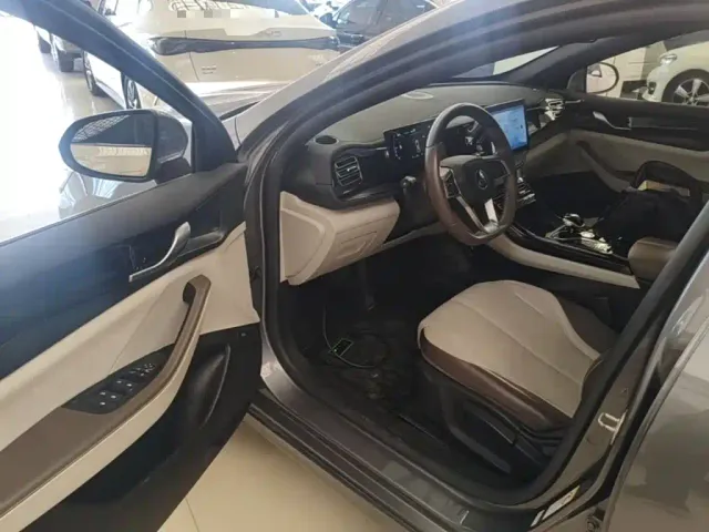 BYD Qin PLUS — Фото автомобиля 15