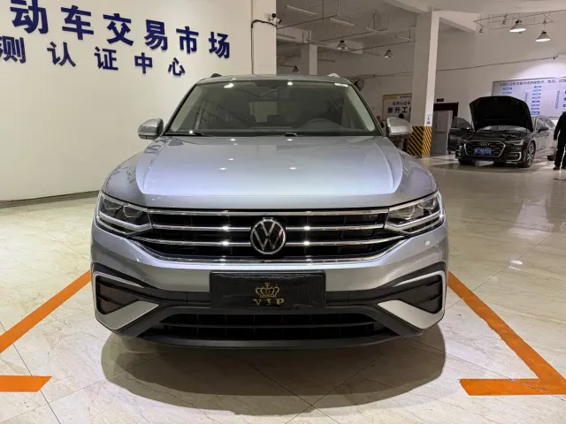Volkswagen Tiguan L — Фото автомобиля 2