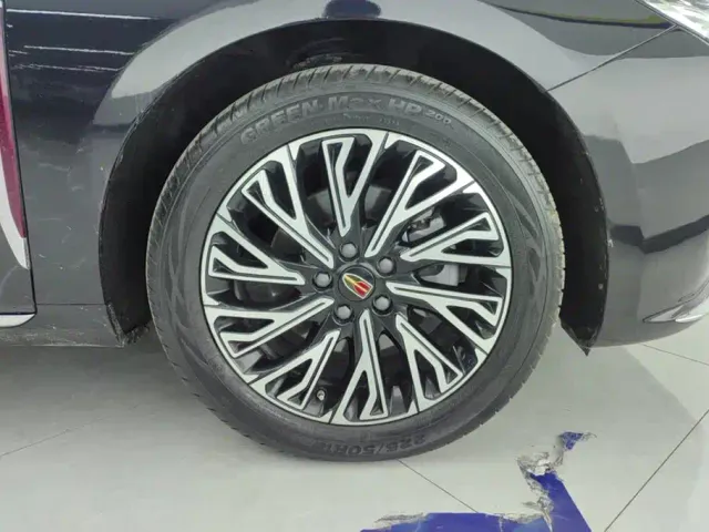 Hongqi H5 — Фото автомобиля 6