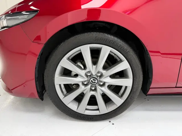 Mazda Axela — Фото автомобиля 8