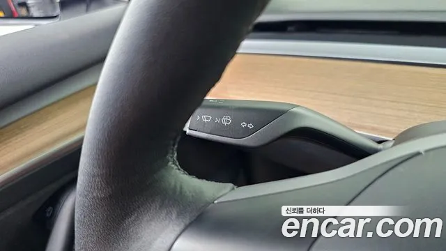 Tesla Model 3 — Фото автомобиля 19