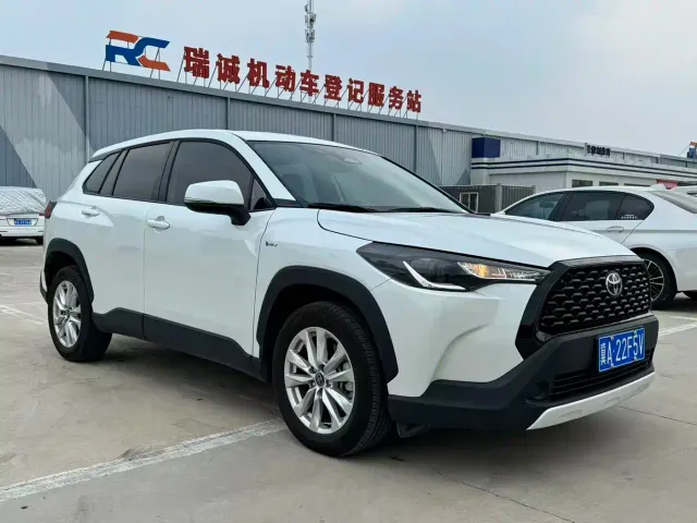 Toyota Corolla Cross — Фото автомобиля 3