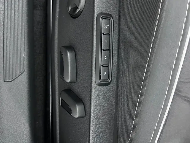 Volkswagen Golf — Фото автомобиля 18