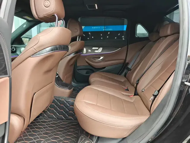 Mercedes-Benz Mercedes-Benz E-Class 2023 E 300 L Sport Luxury — Фото автомобиля 13