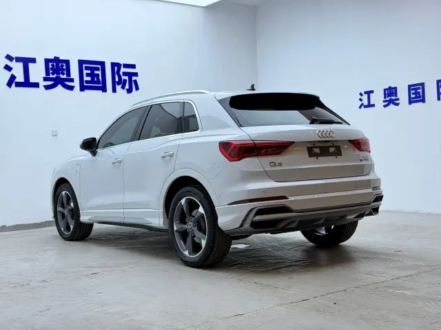 Audi Q3 — Фото автомобиля 22