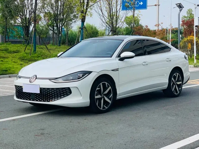 Фотография автомобиля — Volkswagen Lamando